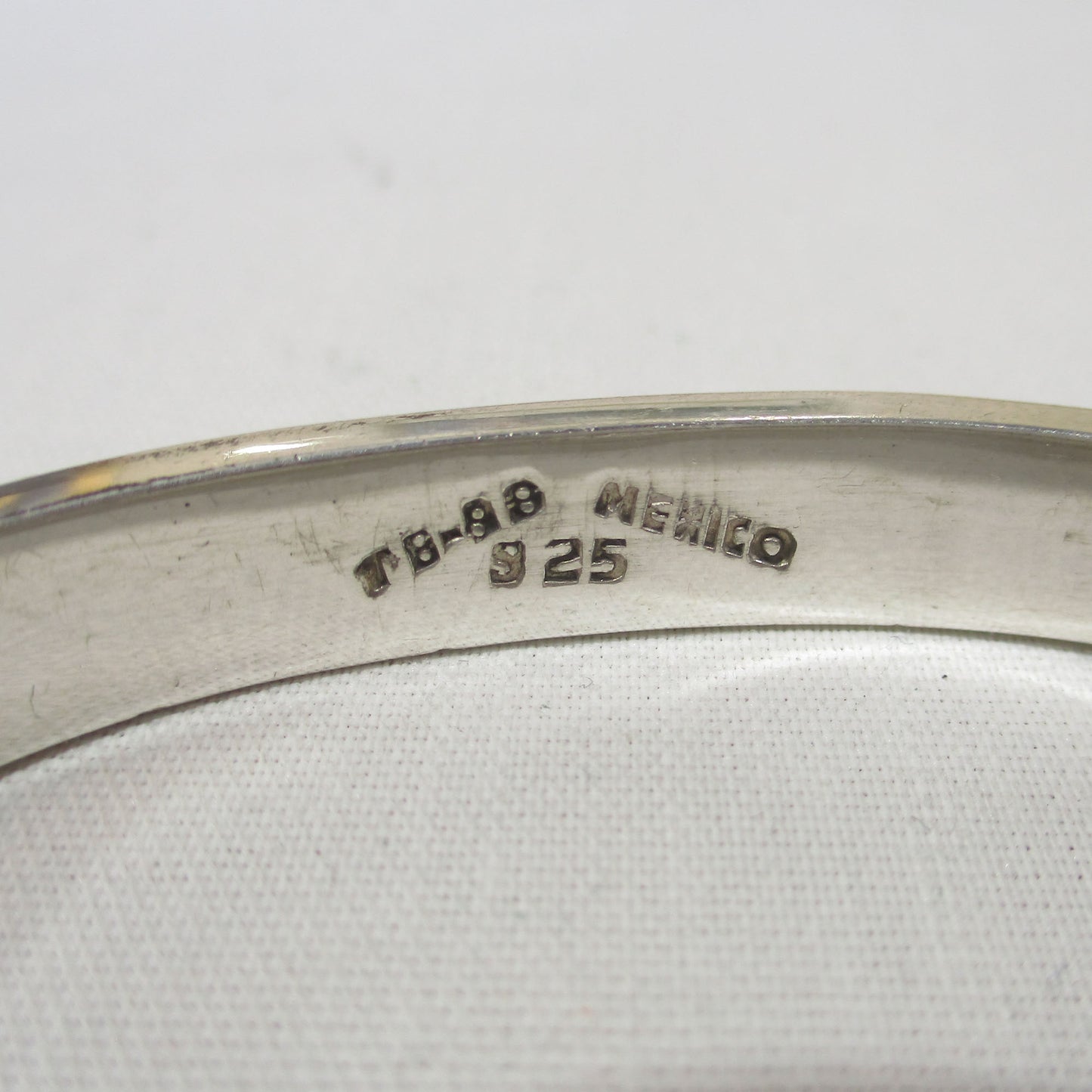 Gr 155 Taxco Sterling Silver and Sodalite Inlaid Bangle Clamper Bracelet Heavy 50.66 Grams