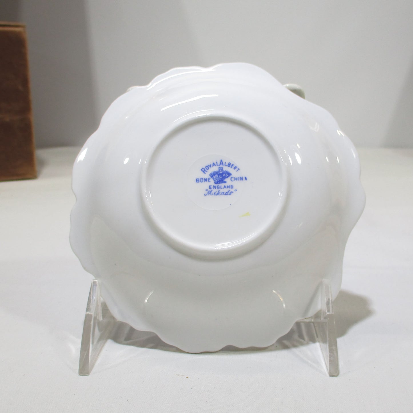 PG 57 Royal Albert Set of 12 Bone China Mikado Blue Willow Shell-shaped Bowls 1930's