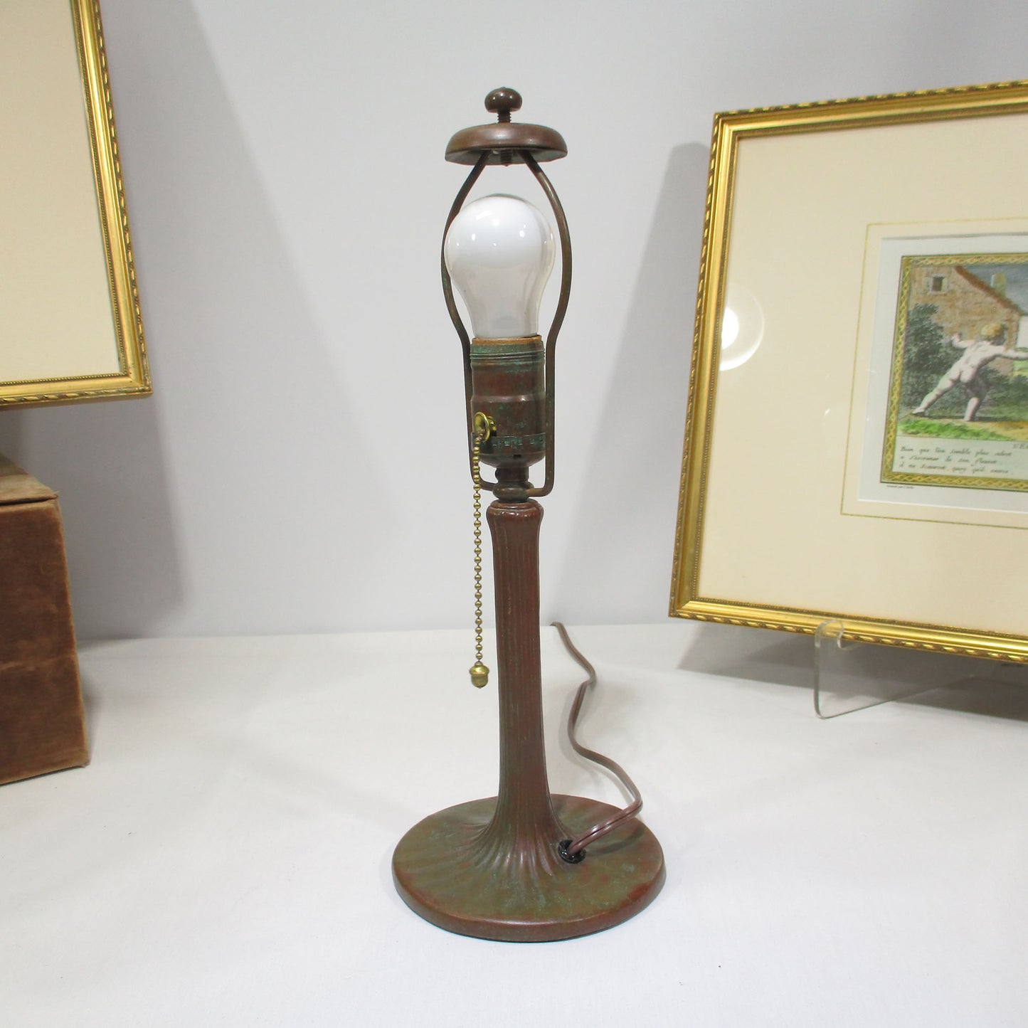 Handel Reverse Painted Arts and Crafts Desk or Boudoir Bronze Lamp Signed 1522