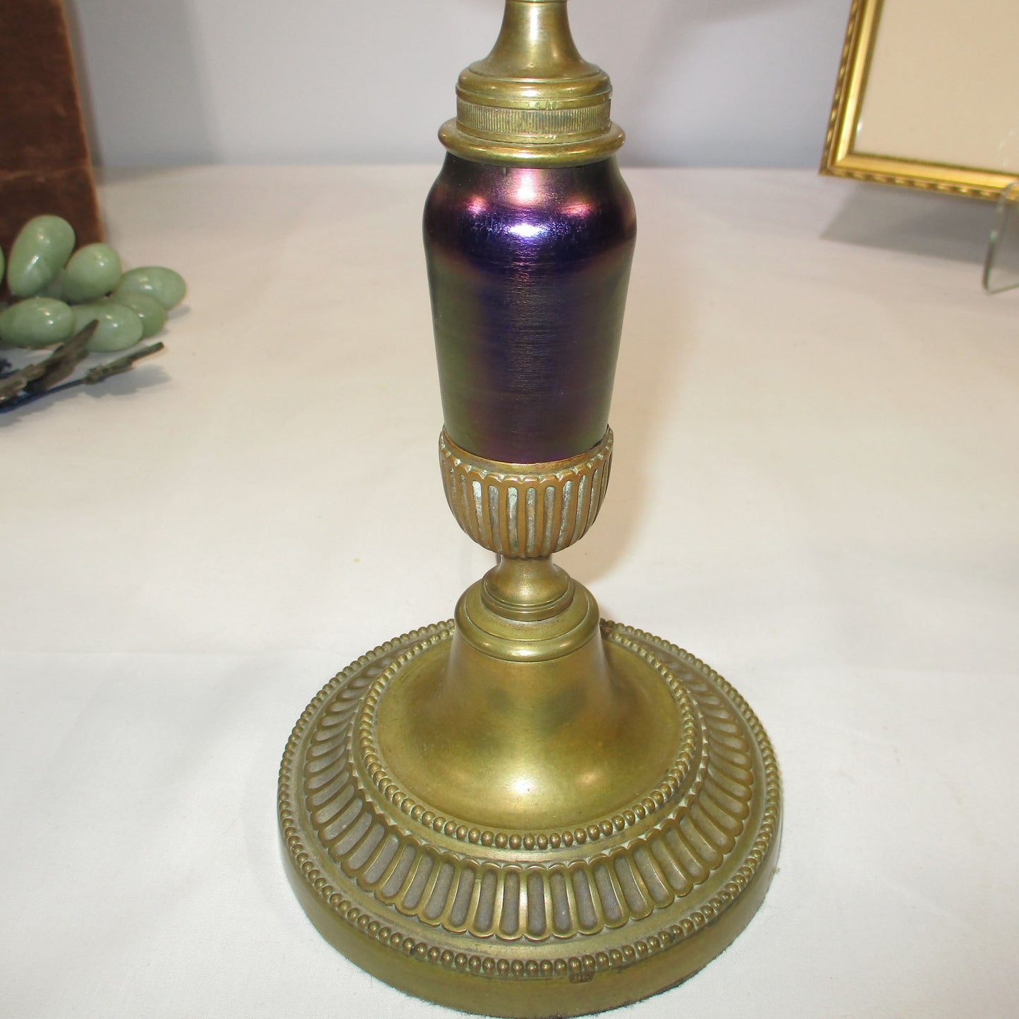 Antique French Double Swan Iridescent Art Glass and Bronze Lamp