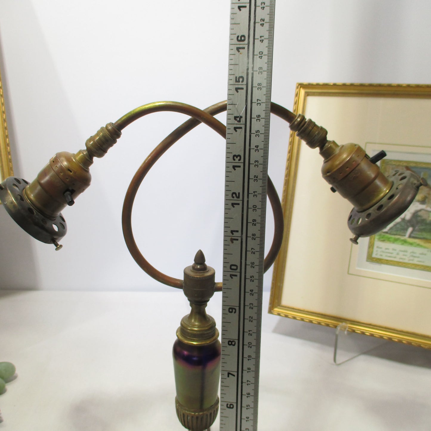 Antique French Double Swan Iridescent Art Glass and Bronze Lamp