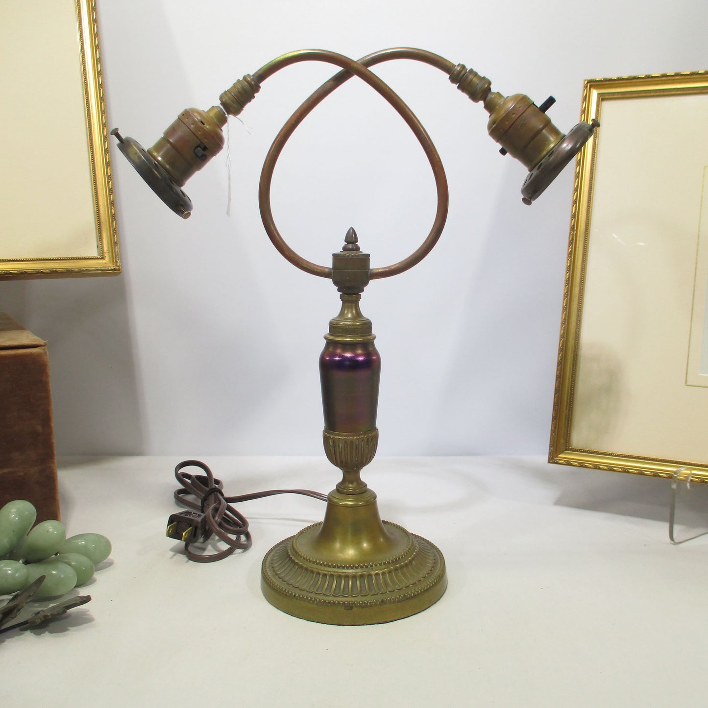 Antique French Double Swan Iridescent Art Glass and Bronze Lamp
