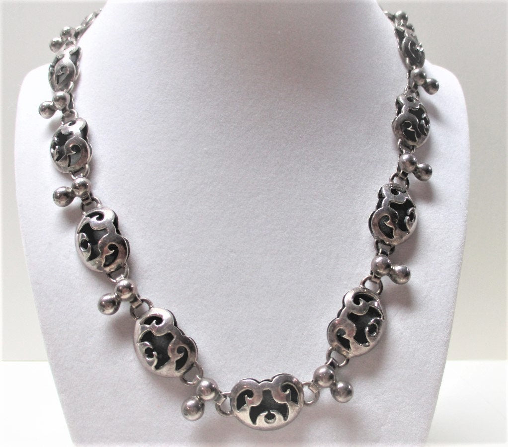 Taxco Ana Nunez De Brilanti of Cony Victoria Sterling Silver Necklace Angel Shadowbox