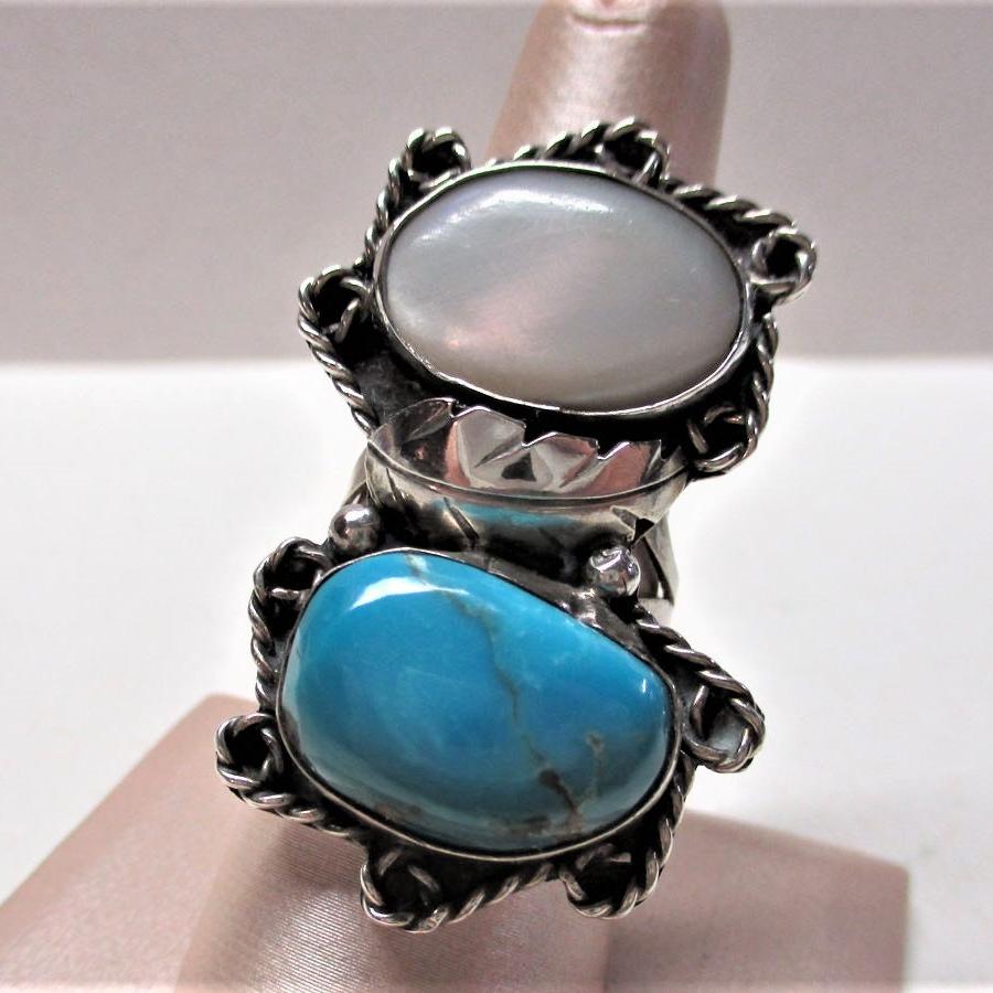 Gr 21 Vintage Navajo Sterling Silver, Mother of Pearl and Turquoise Concho Ring Old Pawn