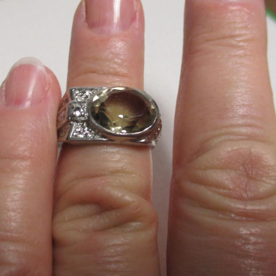 Gr 43 Sterling Silver, Diamond and Citrine Signet Ring