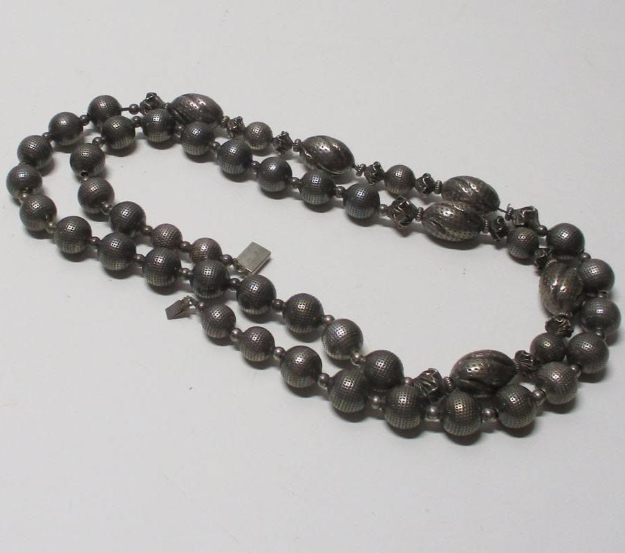 Gr 73 Sterling Silver Heavy Bench Made Graduated Beads Taxco Mexico 113.03 Grams 32"