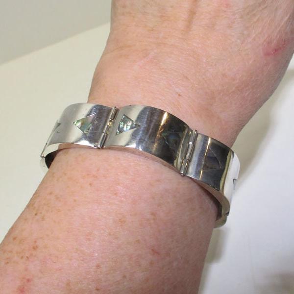 Gr 81 Vintage Taxco Mexico Sterling Silver and Abalone Bracelet 7 " Long