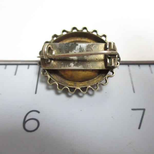 Gr 83 Victorian 9K Gold and Coral Pin