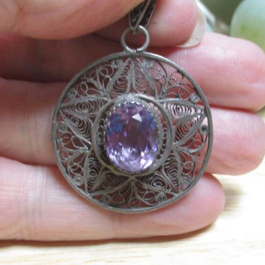 Gr 122 Vintage Israel Sterling Silver .925 Cannetille Filagree Amethyst Pendant