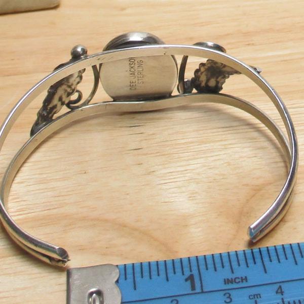 Gr 128 Navajo Artist Dee Jackson Sterling Silver and Spiny Oyster Cuff Bracelet Feather Concho Setting