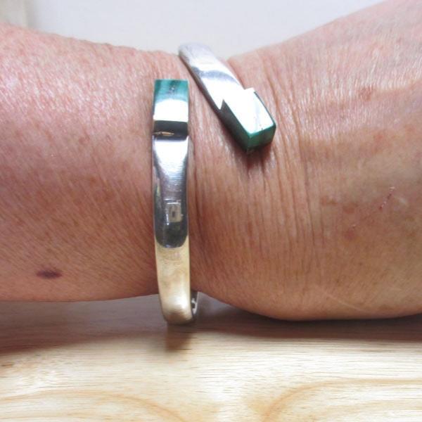 Taxco Sterling Silver and Malachite Inlaid Bangle Bypass Clamper Bracelet Heavy 50.66 Grams