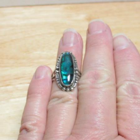 Gr 140 Navajo Sterling Silver and Paua Shell Split Shank Ring Artist Signed