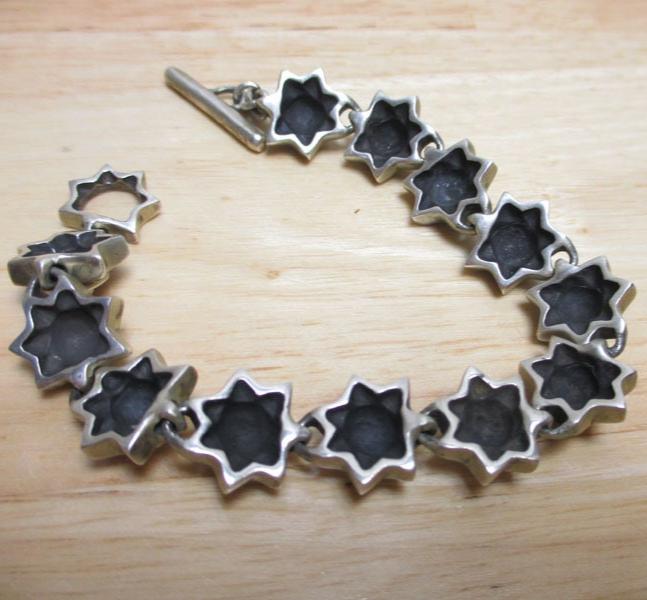 Gr 141 Signed Lisa Jenks Sterling Silver Abstract Design Link Bracelet Toggle Clasp