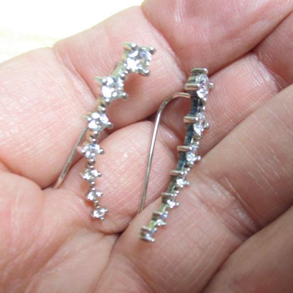 Gr 141 Sterling Silver and Cubic Zirconia Drop Earrings