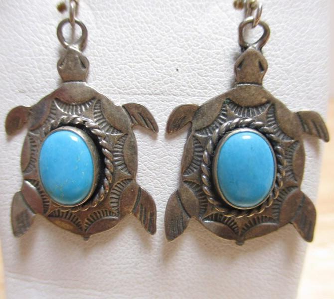 Gr 143 Navajo Sterling Silver and Turquoise Hand Stamped Dangle Earrings Turtles
