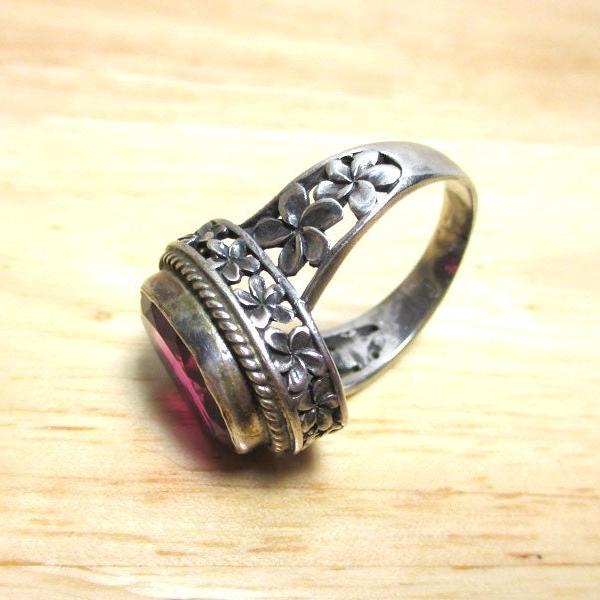 Gr 143 Sterling Silver and Pink Quartz Signet Ring Size 10 1/2