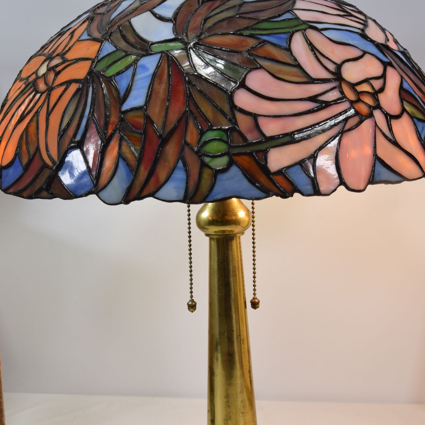Unique Art Glass Co. Lamp with Poinsettia Stained Slag Glass Shade