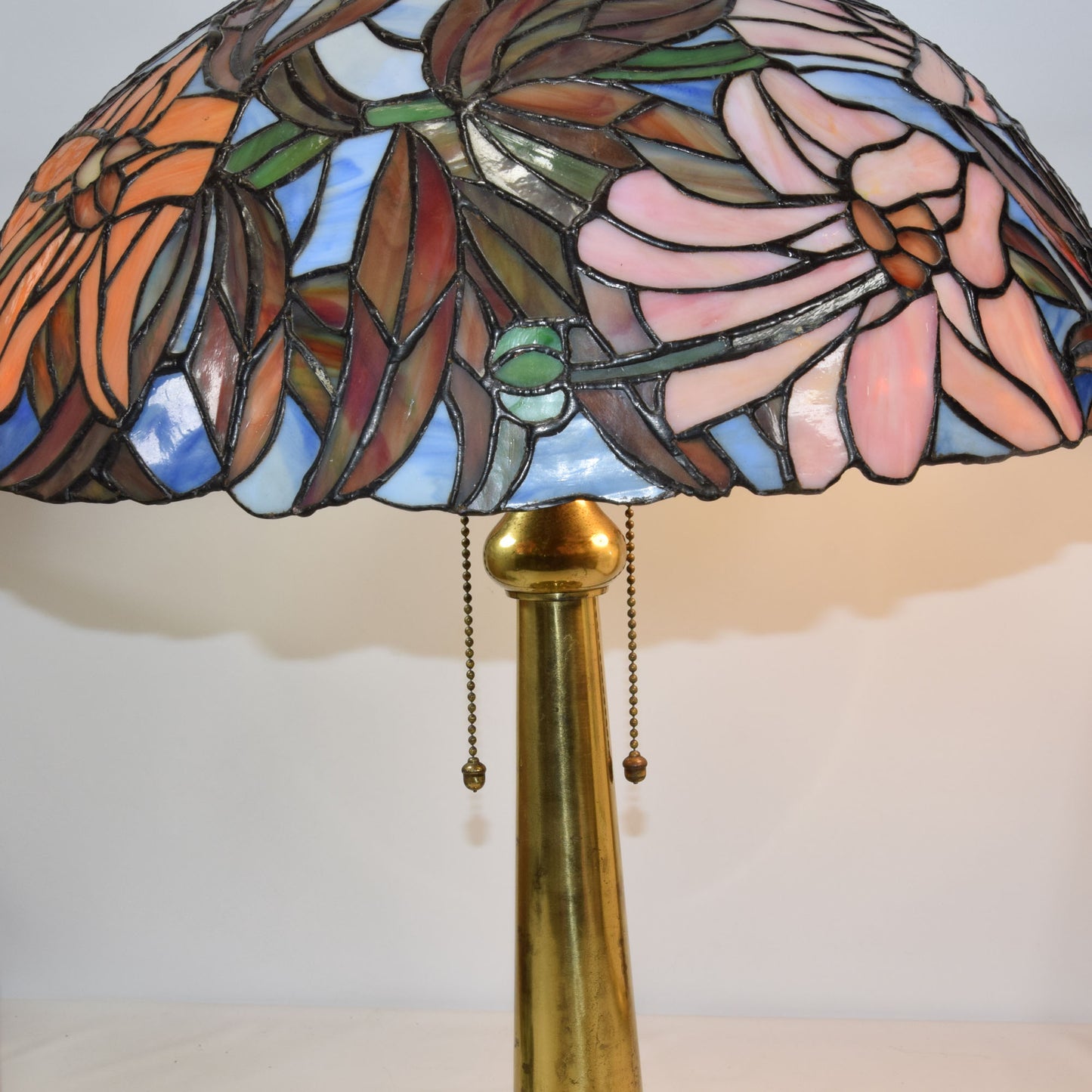 Unique Art Glass Co. Lamp with Poinsettia Stained Slag Glass Shade