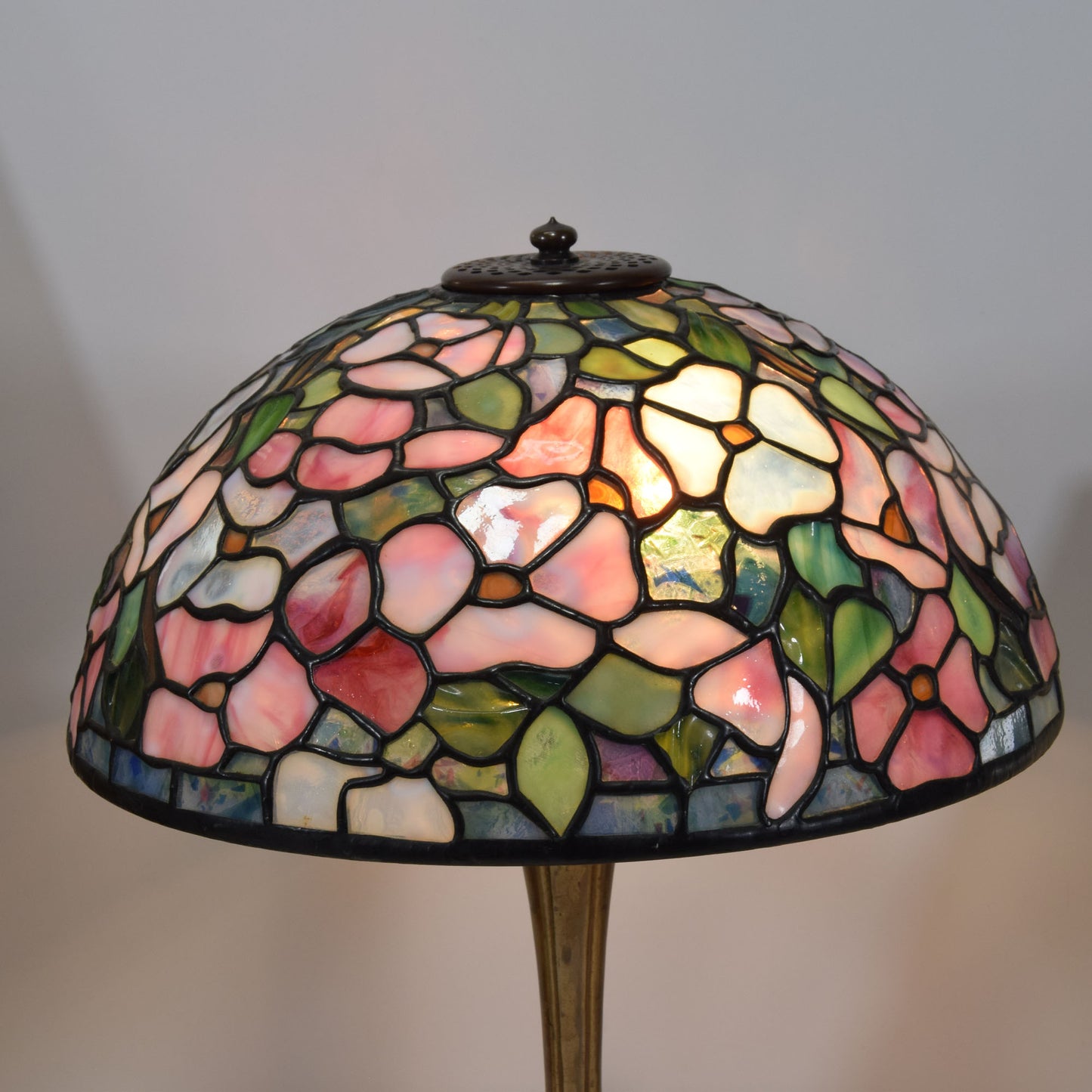Tiffany Studios Reproduction Dogwood Blossoms Mushroom Base Lamp
