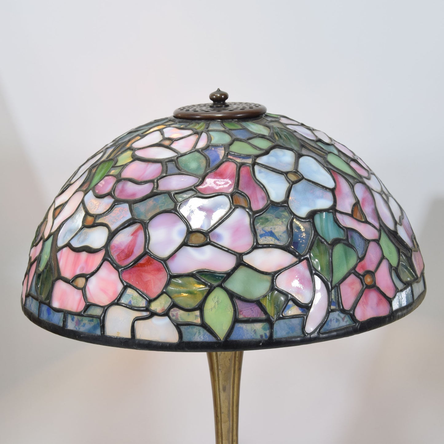 Tiffany Studios Reproduction Dogwood Blossoms Mushroom Base Lamp