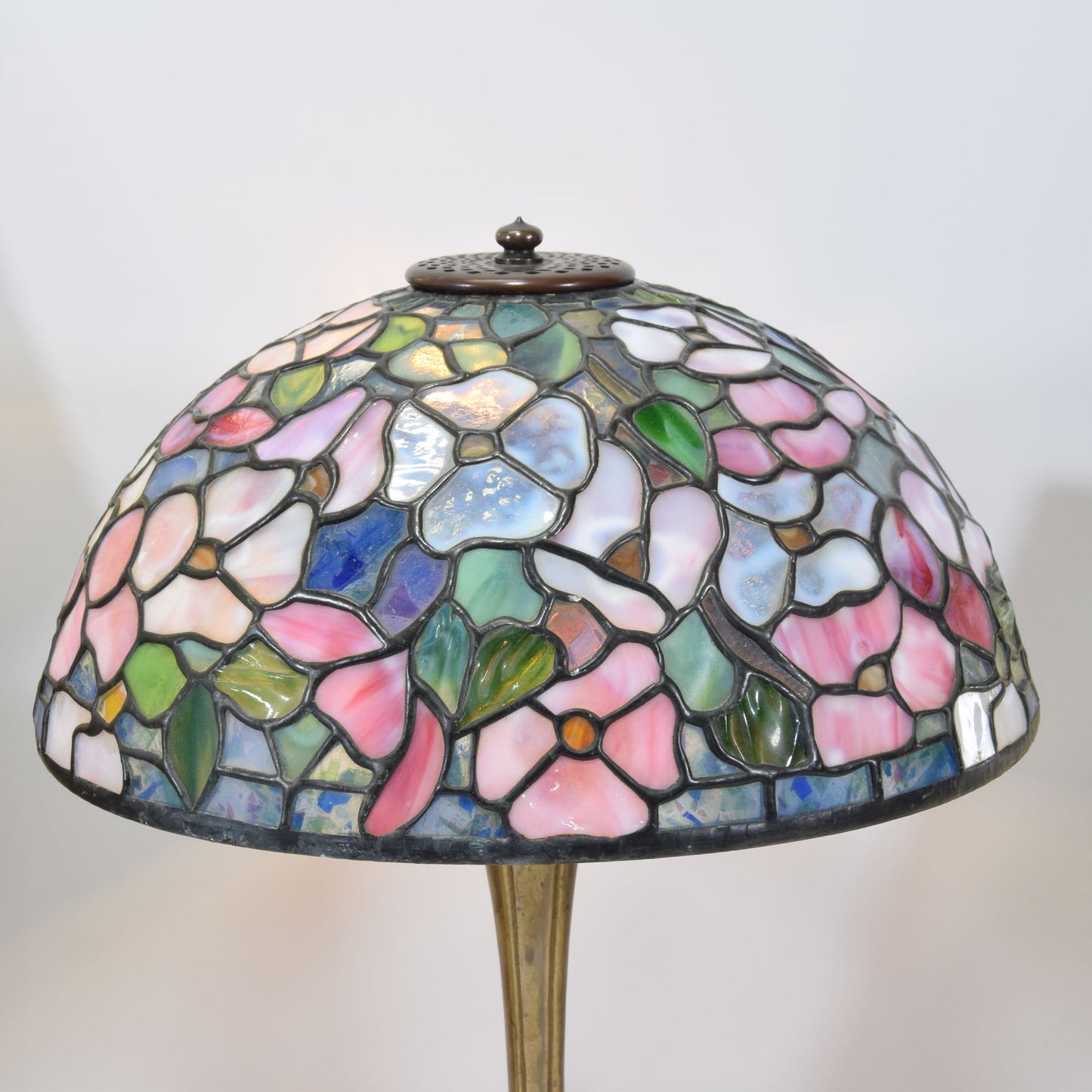 Tiffany Studios Reproduction Dogwood Blossoms Mushroom Base Lamp