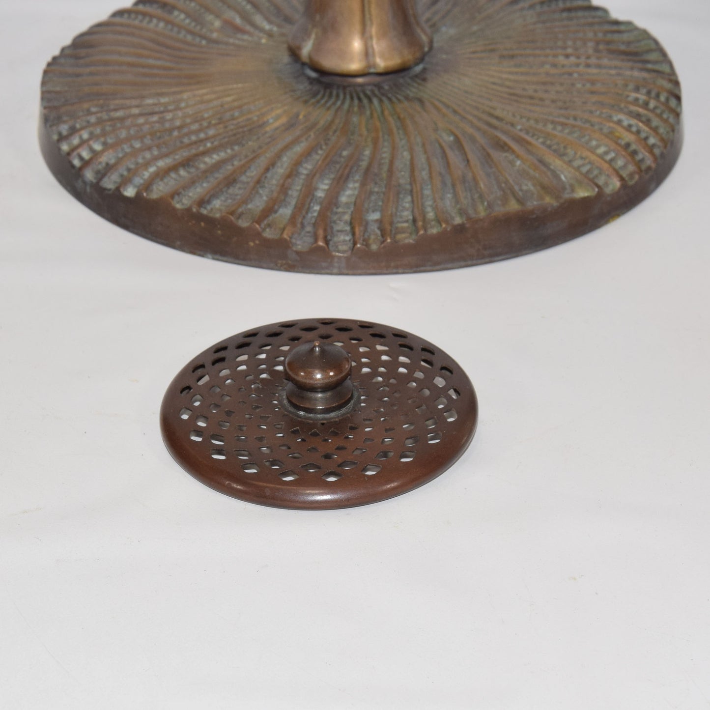 Tiffany Studios Reproduction Dogwood Blossoms Mushroom Base Lamp