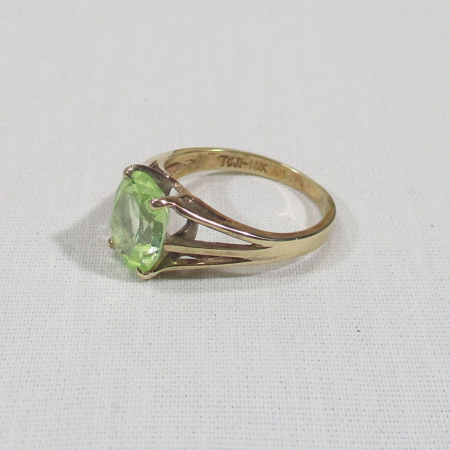 Gr 155 Solid 10K Gold and Green Spinel Signet Ring Size 5 3/4