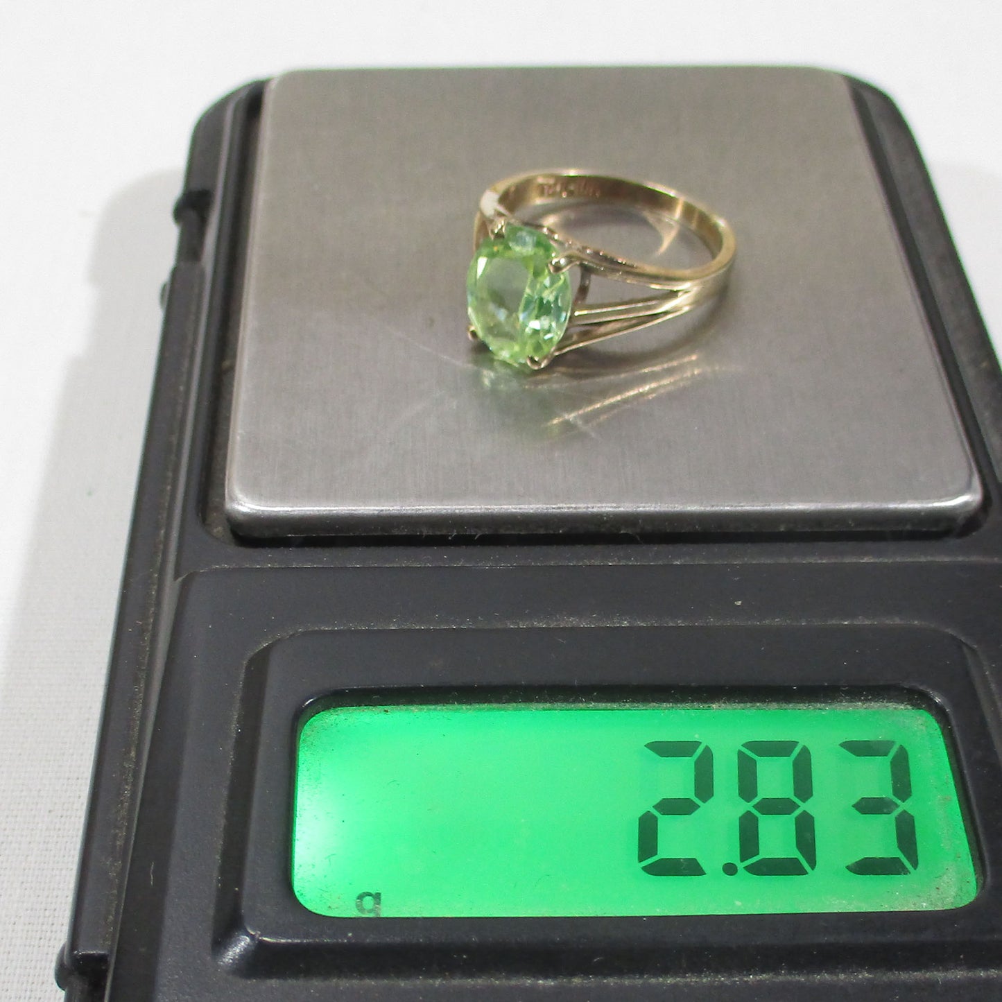 Gr 155 Solid 10K Gold and Green Spinel Signet Ring Size 5 3/4