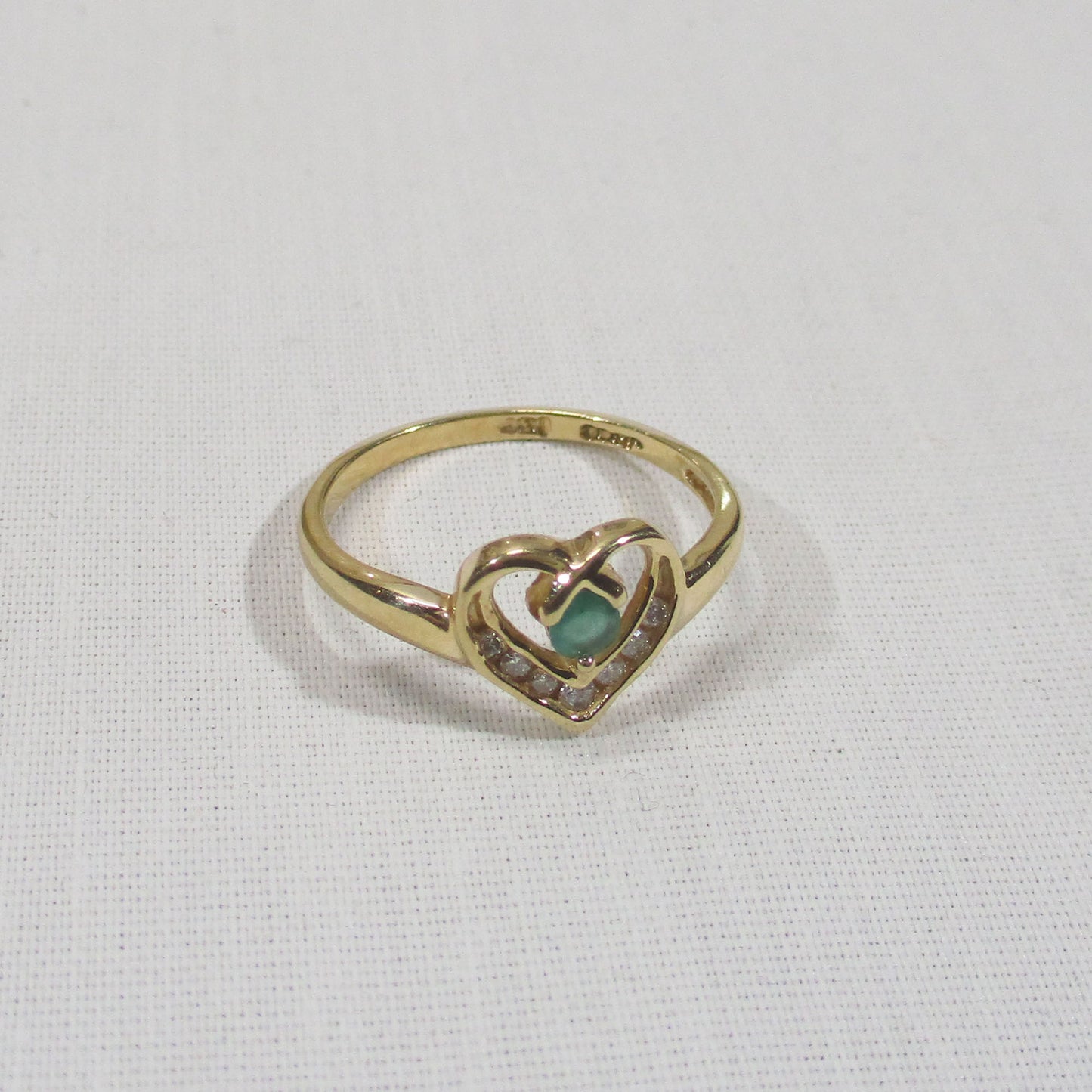 Gr 155 Solid 10K Gold, Diamond and Emerald Heart Signet Ring Size 7