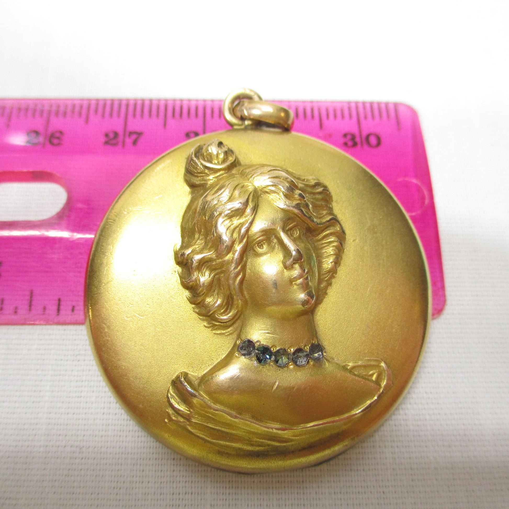 Gr 156 Victorian Gold-filled Art Nouveau Locket