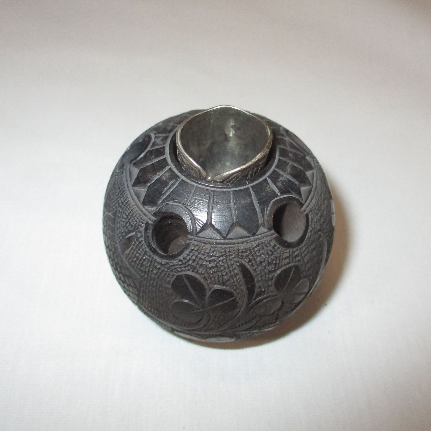 PG 57 Victorian Bog Oak Irish Hand-turned Thimble Holder Shamrocks