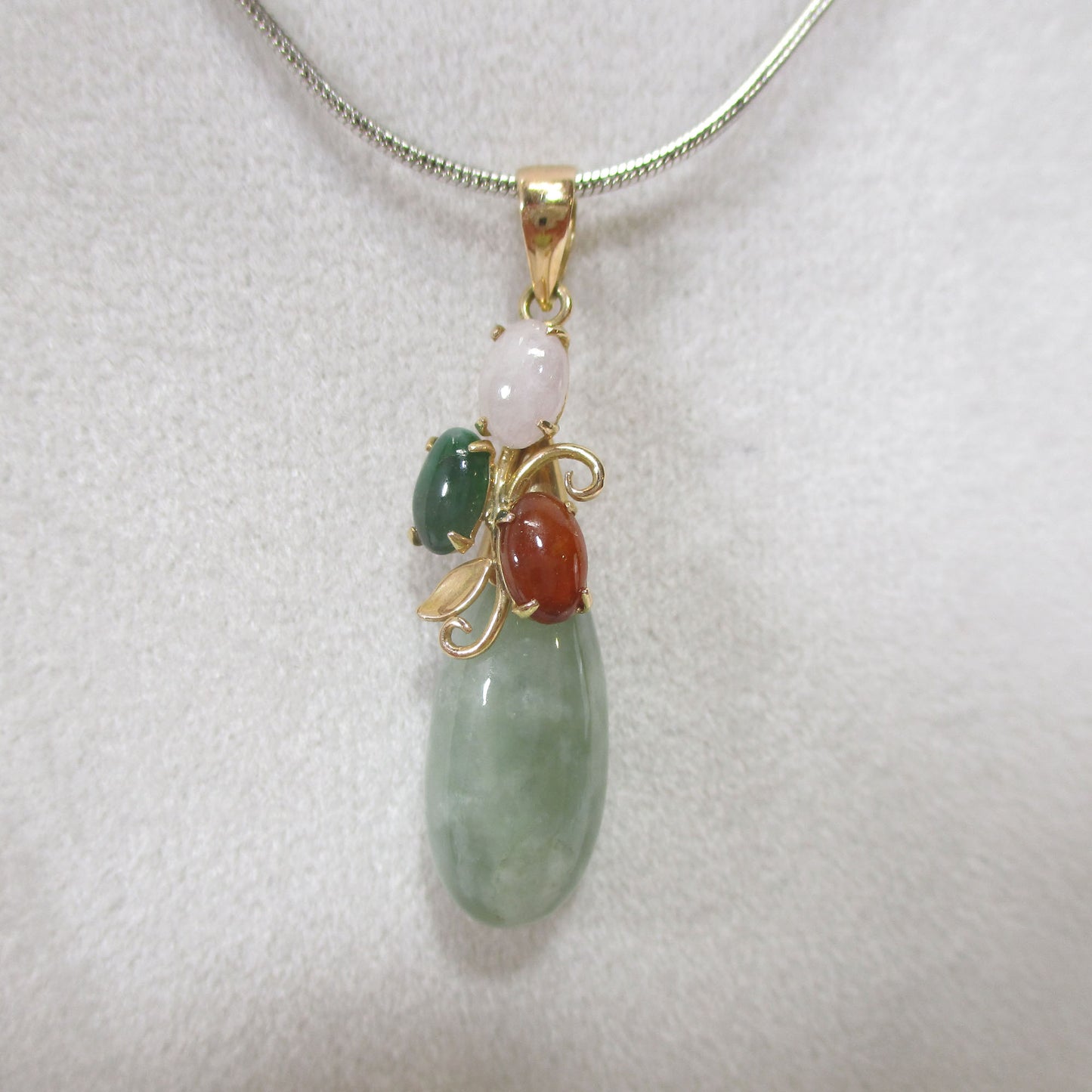 Solid 14K Gold Celadon Jade Pendant Only 3.73 Grams