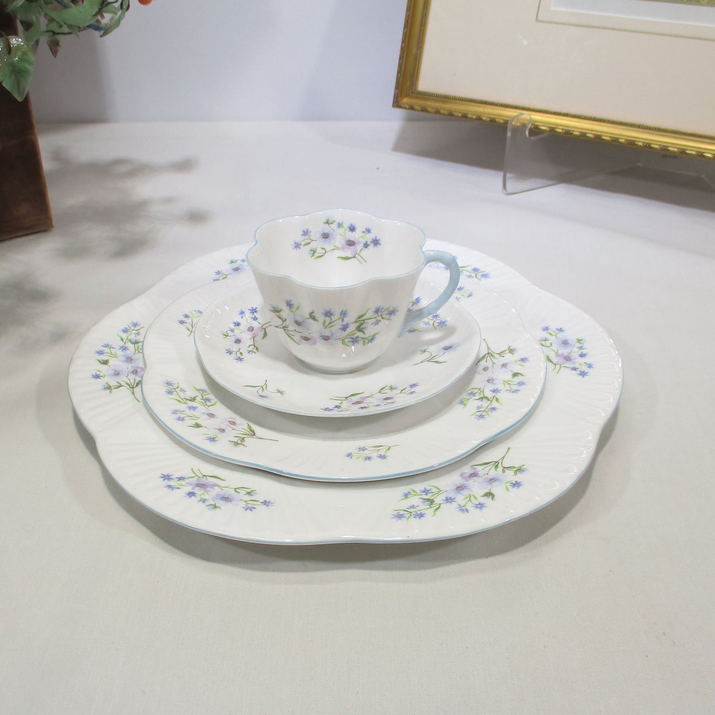 Shelley Porcelain Dainty Blue Rock Service for Eight 32 Pieces PG 58