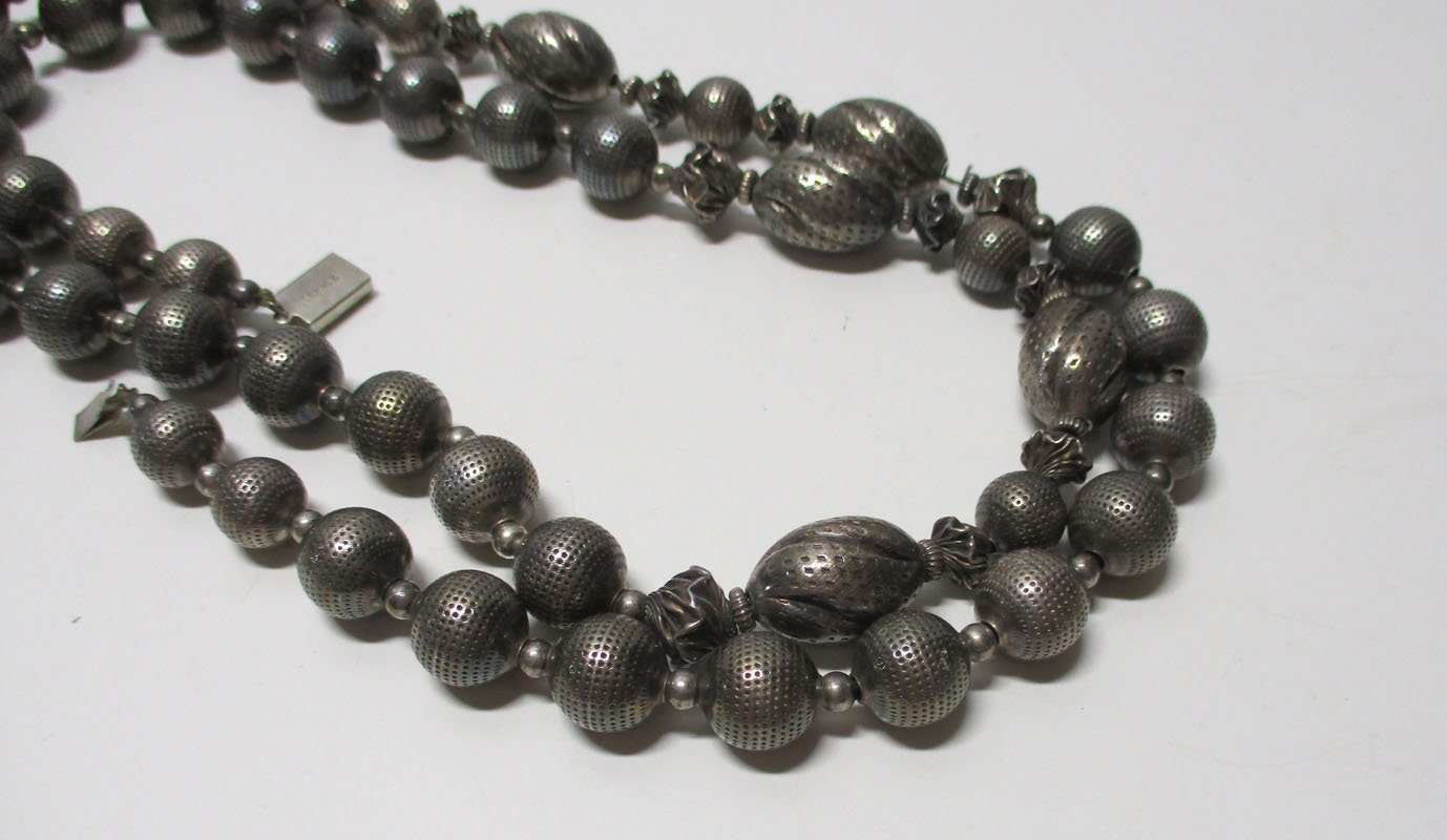 Gr 73 Sterling Silver Heavy Bench Made Graduated Beads Taxco Mexico 113.03 Grams 32"