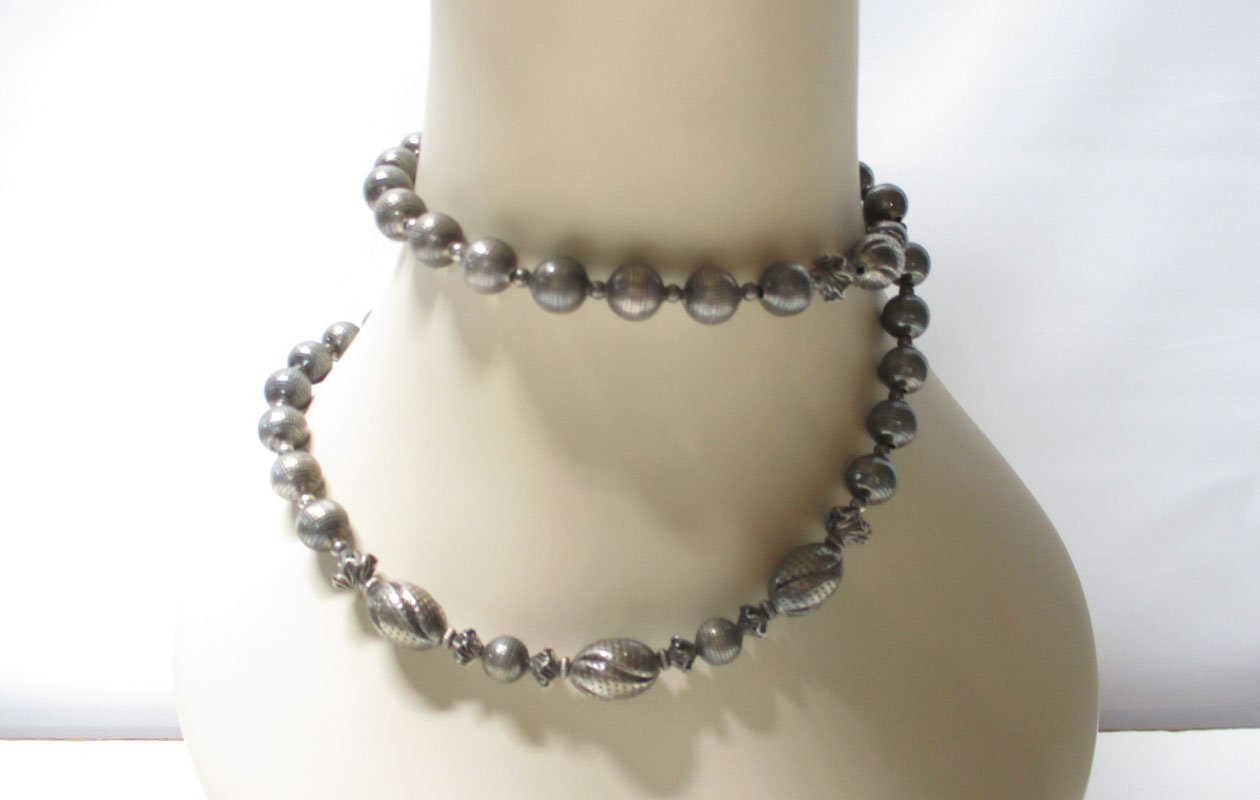 Gr 73 Sterling Silver Heavy Bench Made Graduated Beads Taxco Mexico 113.03 Grams 32"