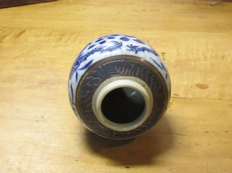 Chinese Export Tea Caddy or Ginger Jar Blue and White Dragon