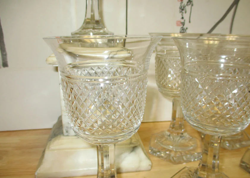 Georgian Anglo Irish Set of Six Wine Glasses Diamond Point with a Star Cut Foot