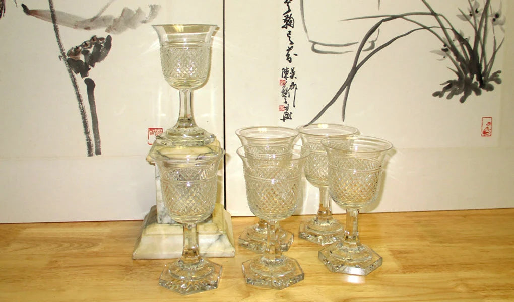 Georgian Anglo Irish Set of Six Wine Glasses Diamond Point with a Star Cut Foot