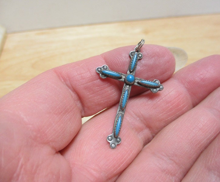 Gr 143 Zuni Sterling Silver Needlepoint Turquoise Inlaid Cross Fred Harvey Era